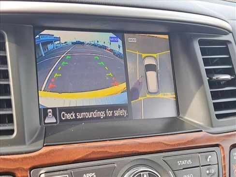 Used 2018 Nissan Pathfinder Platinum FWD image 9