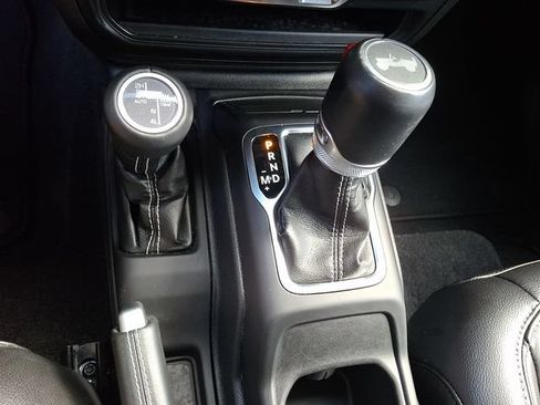 Used 2023 Jeep Wrangler Unlimited Sahara AWD/4WD image 16