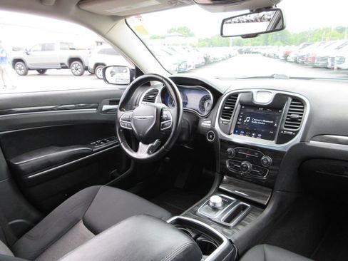 Used 2020 Chrysler 300 Touring w/ Sport Appearance Package RWD image 20