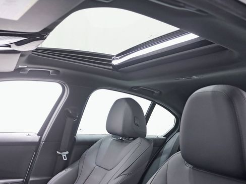 Used 2021 BMW 330i xDrive Sedan w/ M Sport Package image 33