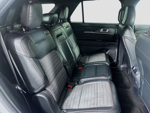 Certified 2025 Ford Explorer ST-Line w/ ST-Line Street Pack AWD/4WD image 28