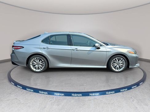 Used 2018 Toyota Camry XLE w/ Audio Package FWD image 4