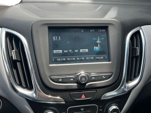 Used 2018 Chevrolet Equinox LS FWD image 10