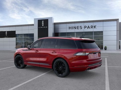 New 2026 Lincoln Aviator Reserve w/ Jet Appearance Package AWD/4WD image 4