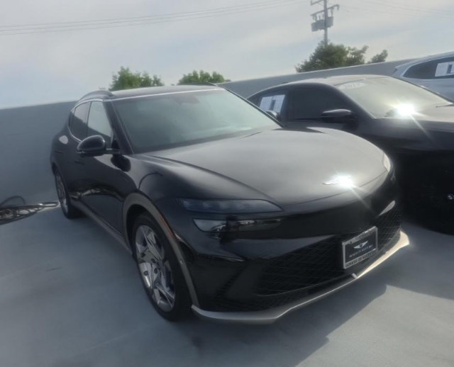 Used 2023 Genesis GV60 Performance AWD/4WD image 3