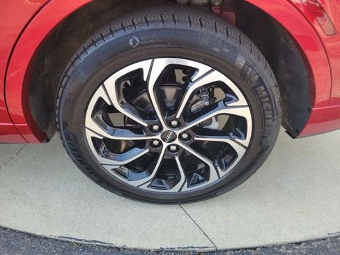 Used 2024 Lincoln Nautilus Reserve w/ Equipment Group 202A AWD/4WD image 17