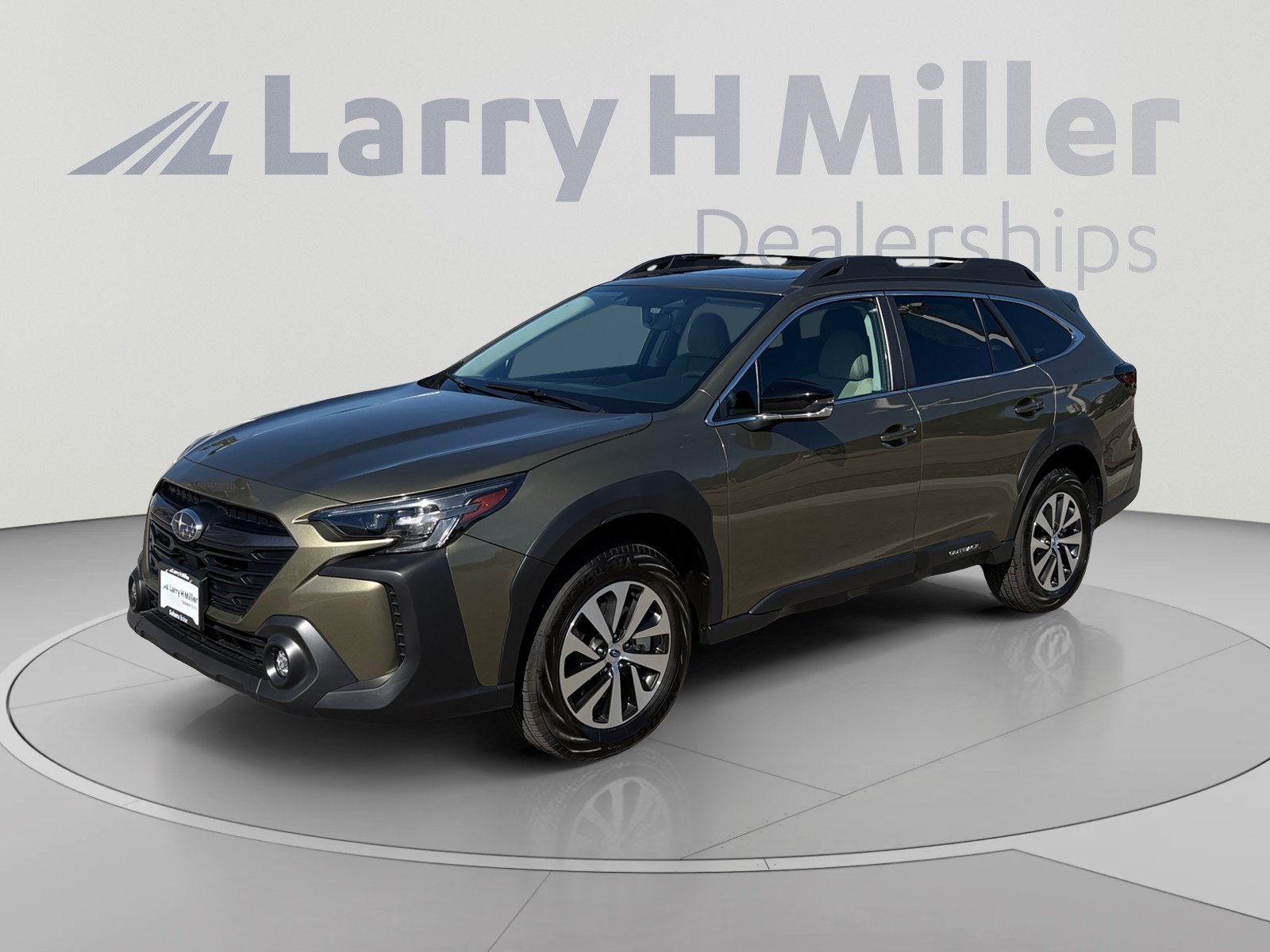 Certified 2025 Subaru Outback Premium AWD/4WD image 1