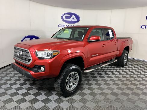 Used 2016 Toyota Tacoma SR5 w/ Towing Package AWD/4WD image 7