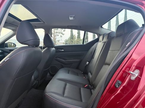 Used 2023 Nissan Altima 2.5 SR w/ SR Premium Package image 16