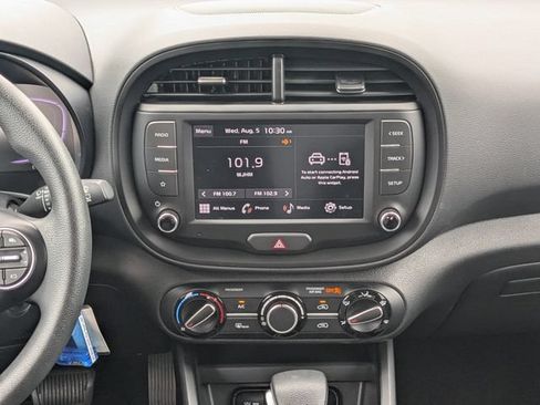 Certified 2025 Kia Soul LX w/ LX Technology Package FWD image 17