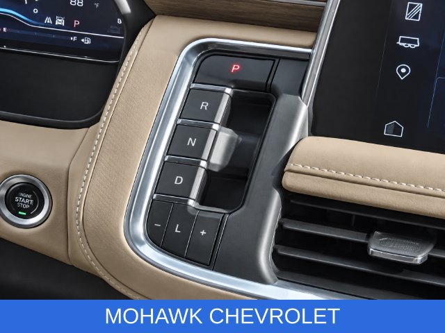 Used 2023 Chevrolet Suburban Premier AWD/4WD image 17
