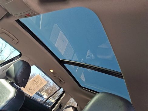 Used 2019 Volkswagen Atlas SEL Premium image 14