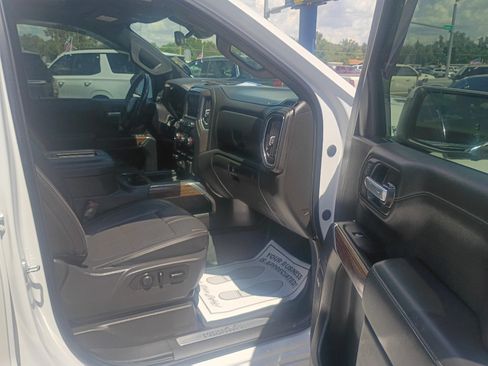 Used 2021 Chevrolet Silverado 1500 High Country w/ Technology Package AWD/4WD image 13
