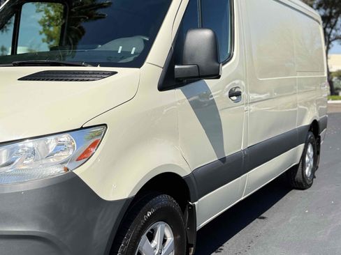 Used 2022 Mercedes-Benz Sprinter 1500 image 21
