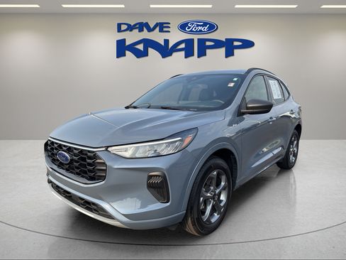 Used 2024 Ford Escape ST-Line w/ Tech Pack #1 AWD/4WD image 3