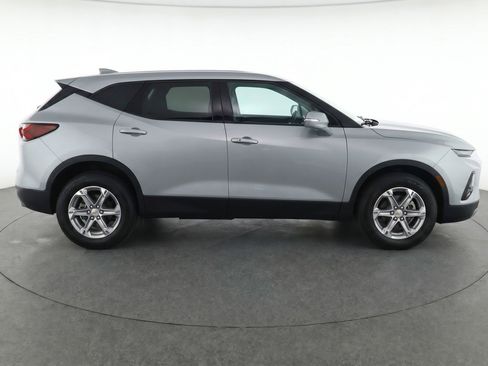 Used 2025 Chevrolet Blazer LT FWD image 11