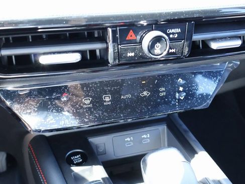 New 2026 Nissan Kicks SR image 12