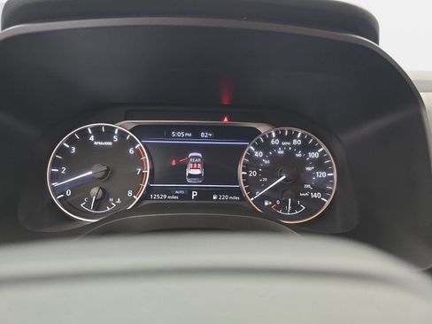 Used 2025 Nissan Rogue SV AWD/4WD image 16