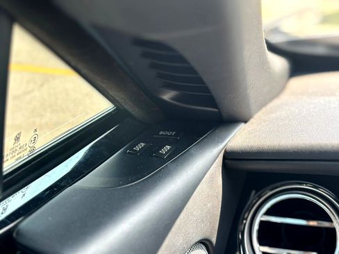 Used 2016 Rolls-Royce Wraith image 40