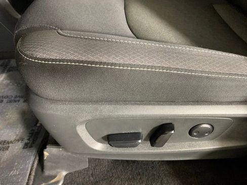 Used 2024 Nissan Pathfinder SV image 15