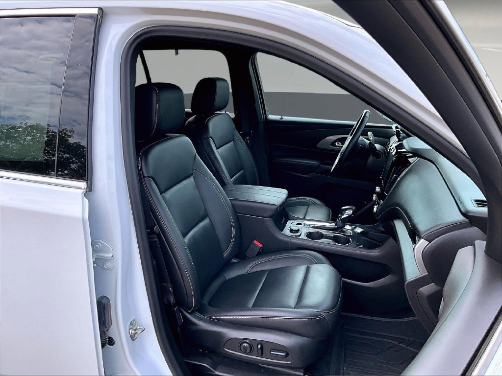 Used 2023 Chevrolet Traverse LT w/ LT Premium Package AWD/4WD image 33