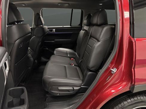 Used 2024 Hyundai Santa Fe Limited image 32