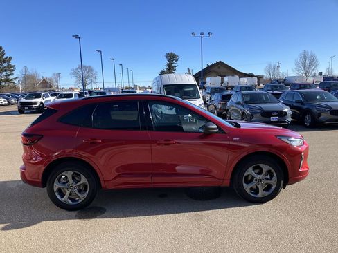 Used 2024 Ford Escape ST-Line w/ Tech Pack #1 AWD/4WD image 5