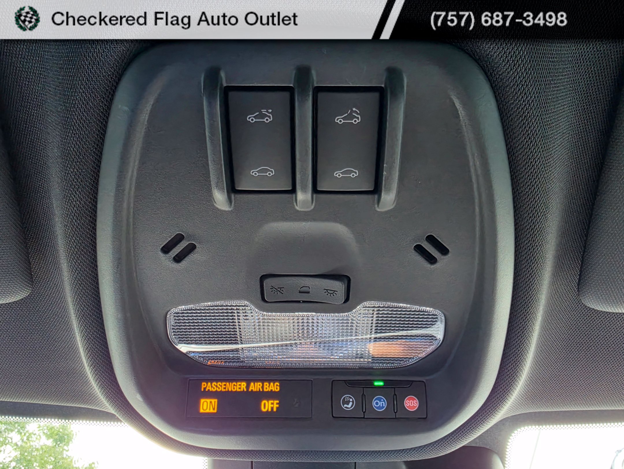 Used 2024 Chevrolet Trax RS w/ Sunroof Package FWD image 23