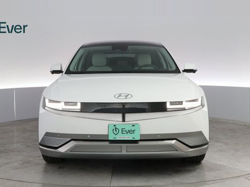 Used 2024 Hyundai Ioniq 5 Limited image 3