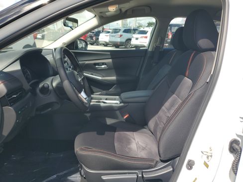 Certified 2025 Nissan Sentra SR w/ Midnight Edition FWD image 11