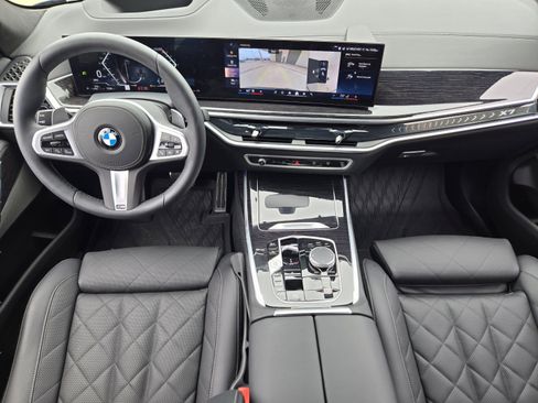 Used 2026 BMW X7 xDrive40i w/ M Sport Package AWD/4WD image 21