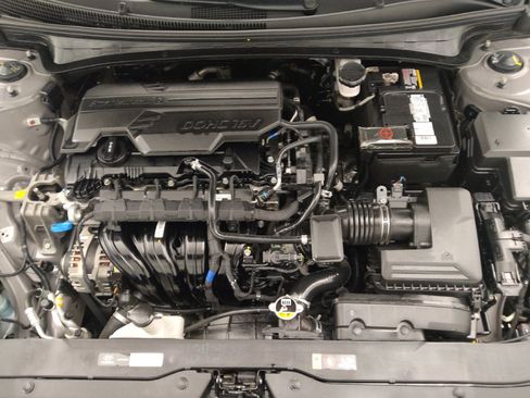 Used 2025 Hyundai Elantra SEL FWD image 30