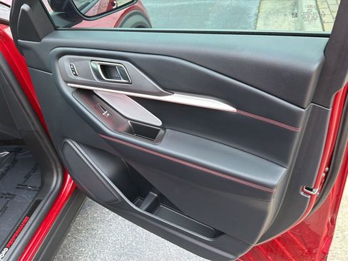 Used 2025 Ford Explorer ST w/ Sun And Sound Package AWD/4WD image 16