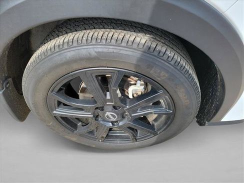 Used 2024 Nissan Kicks SV w/ Interior Electronics Package FWD image 10