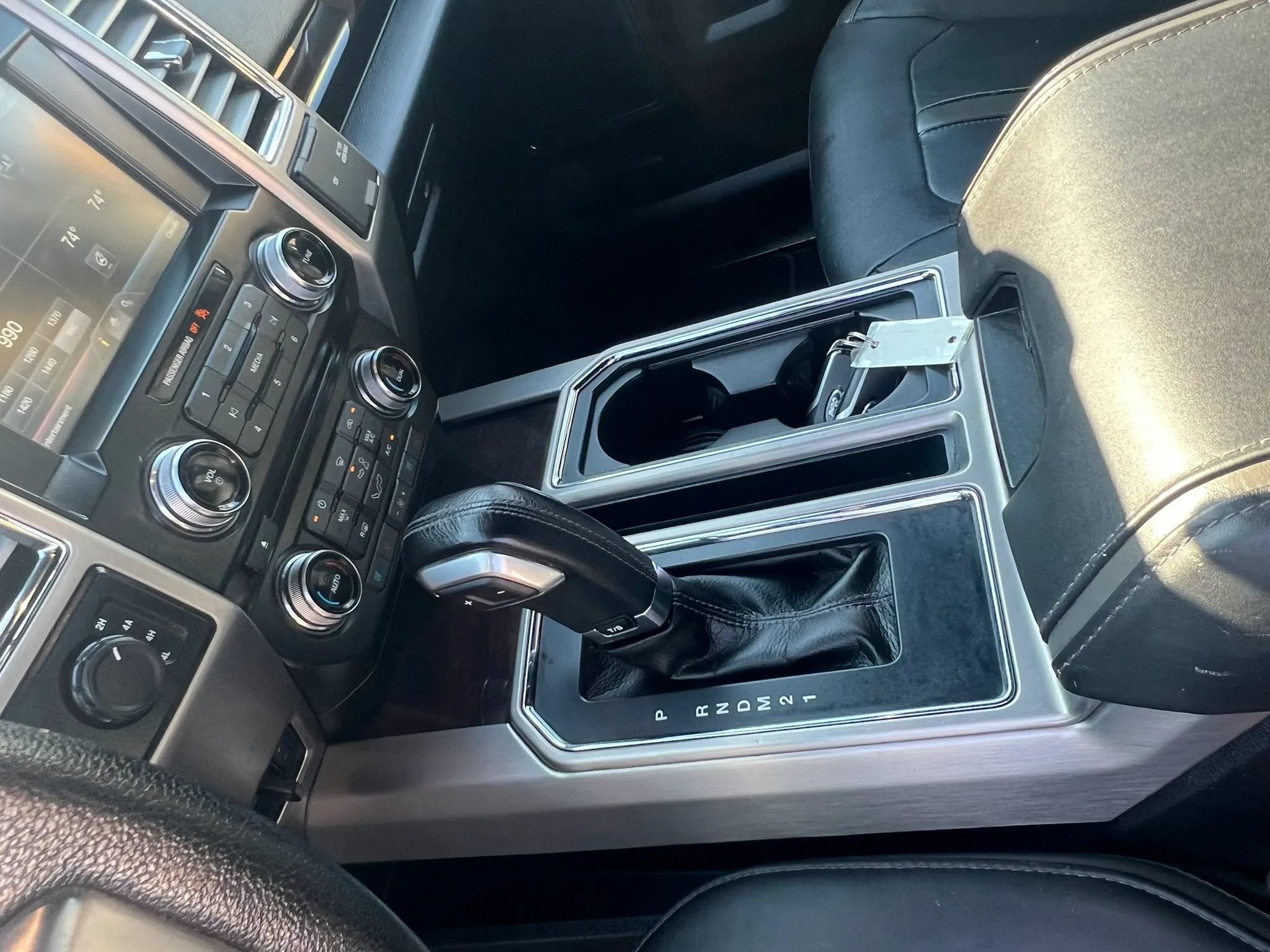 Used 2015 Ford F150 Platinum w/ Trailer Tow Package AWD/4WD image 13