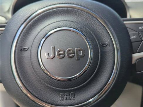 Used 2019 Jeep Compass Latitude w/ Popular Equipment Group FWD image 30