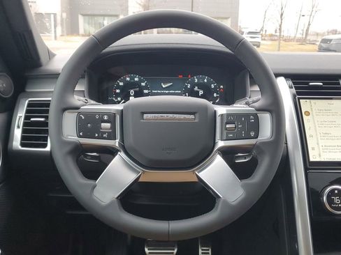 New 2026 Land Rover Discovery Dynamic SE image 27