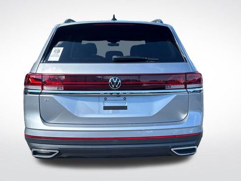 Used 2024 Volkswagen Atlas SE FWD image 4