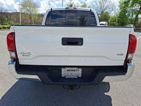 Used 2023 Toyota Tacoma SR5 AWD/4WD image 9