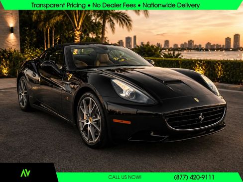 Used 2013 Ferrari California RWD image 5