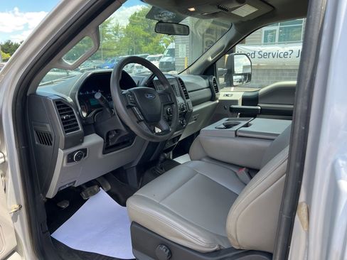 Used 2017 Ford F550 4x4 Regular Cab Super Duty image 18