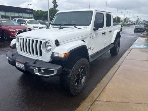 Used 2020 Jeep Gladiator Overland AWD/4WD image 3