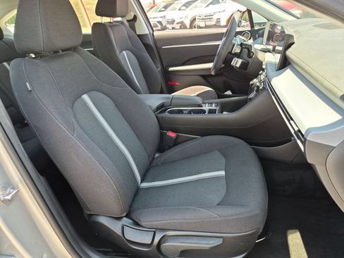 Used 2025 Hyundai Sonata SEL FWD image 31