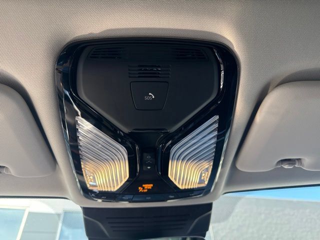 Used 2025 BMW X7 xDrive40i w/ Premium Package AWD/4WD image 22