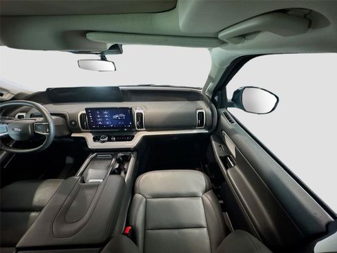 Used 2025 Ford Expedition Active AWD/4WD image 26