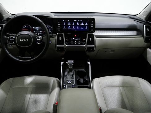 Used 2023 Kia Sorento S w/ Panoramic Sunroof Package image 11