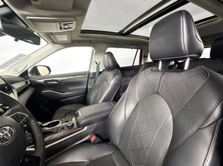 Used 2023 Toyota Highlander Platinum video 3