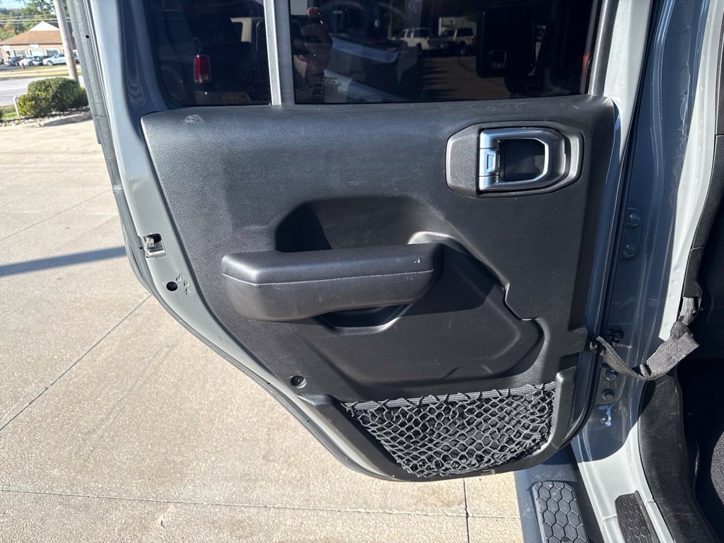 Used 2018 Jeep Wrangler Unlimited Rubicon AWD/4WD image 45