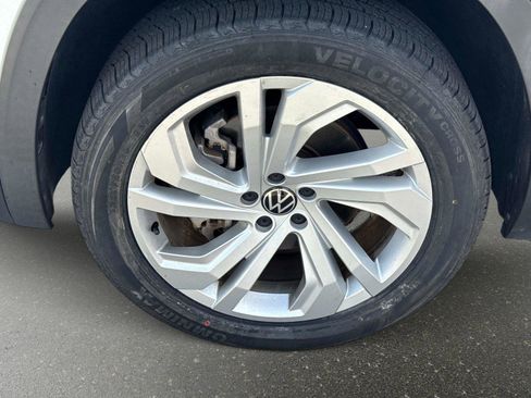 Used 2022 Volkswagen Atlas SE w/ Panoramic Sunroof Package image 4