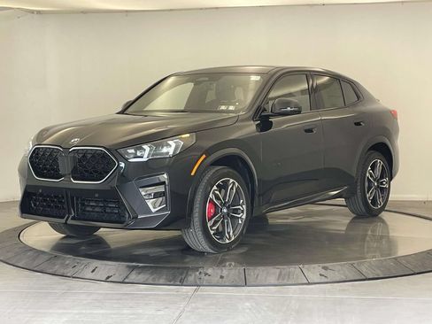 Used 2026 BMW X2 xDrive28i w/ Technology Package AWD/4WD image 2